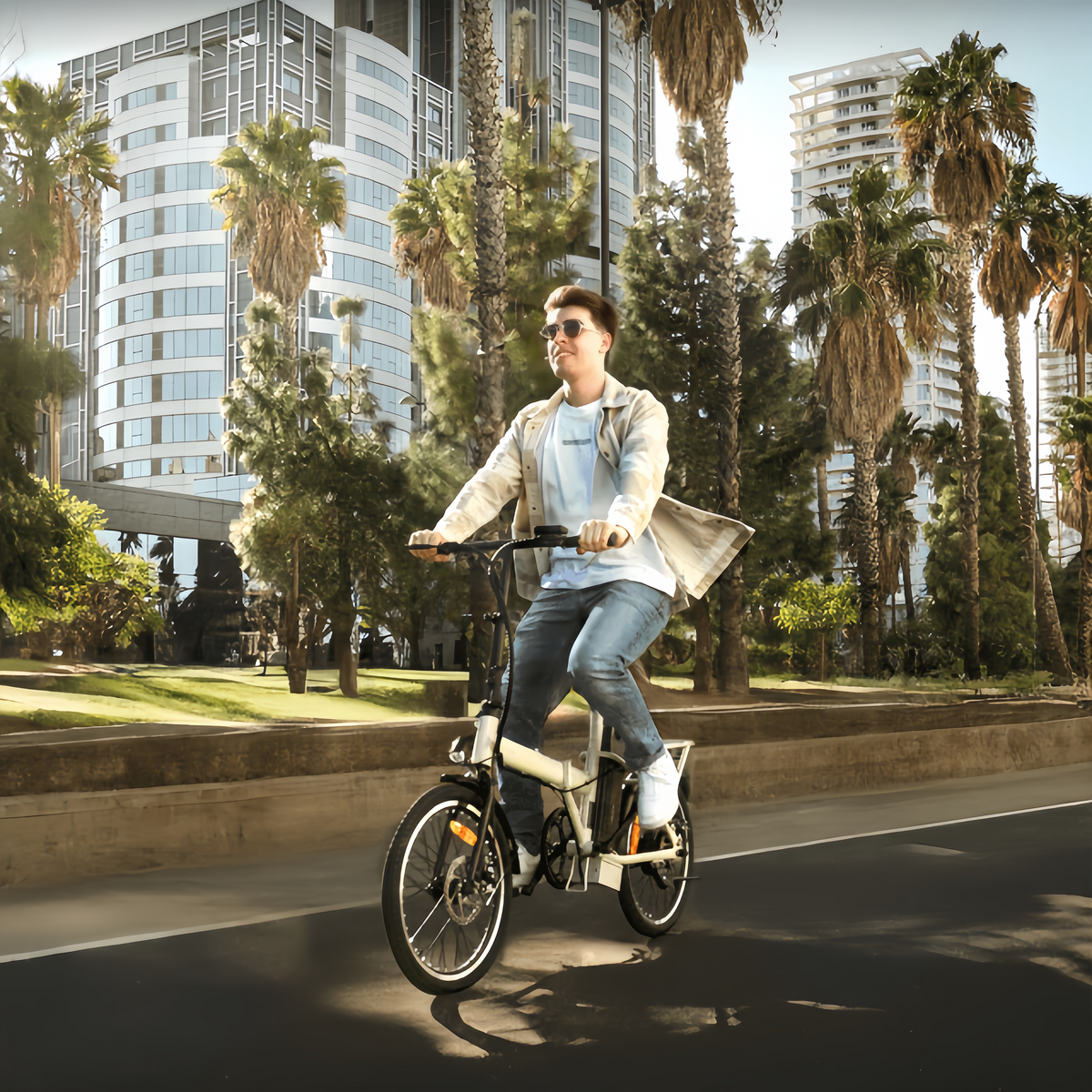 Bicicleta eléctrica Flexy La bicicleta eléctrica plegable es perfecta para desplazamientos urbanos y aventuras al aire libre. Con una autonomía de 35 km, puedes recorrer grandes distancias sin preocuparte por la batería. Sus ruedas de 20" ofrecen gran