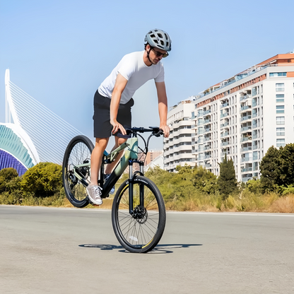Millor Elektro-Mountainbike 27,5", 90 km Reichweite, Vollfederung, Shimano 18-Gang-Schaltung und hydraulische Doppelscheibenbremsen.